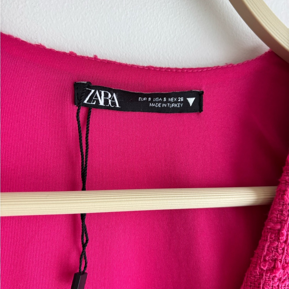 ZARA  Fuchsia Pink Textured Cropped Jacket with Rhinestone Buttons Size Small - Picture 5 of 15